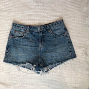 TOPSHOP | Distressed petite denim shorts